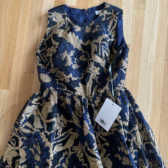 NWT | Mac Duggal Women's Brocade High-Low Gown Midnight Blue and Gold Sz 12 - Picture 2 of 5